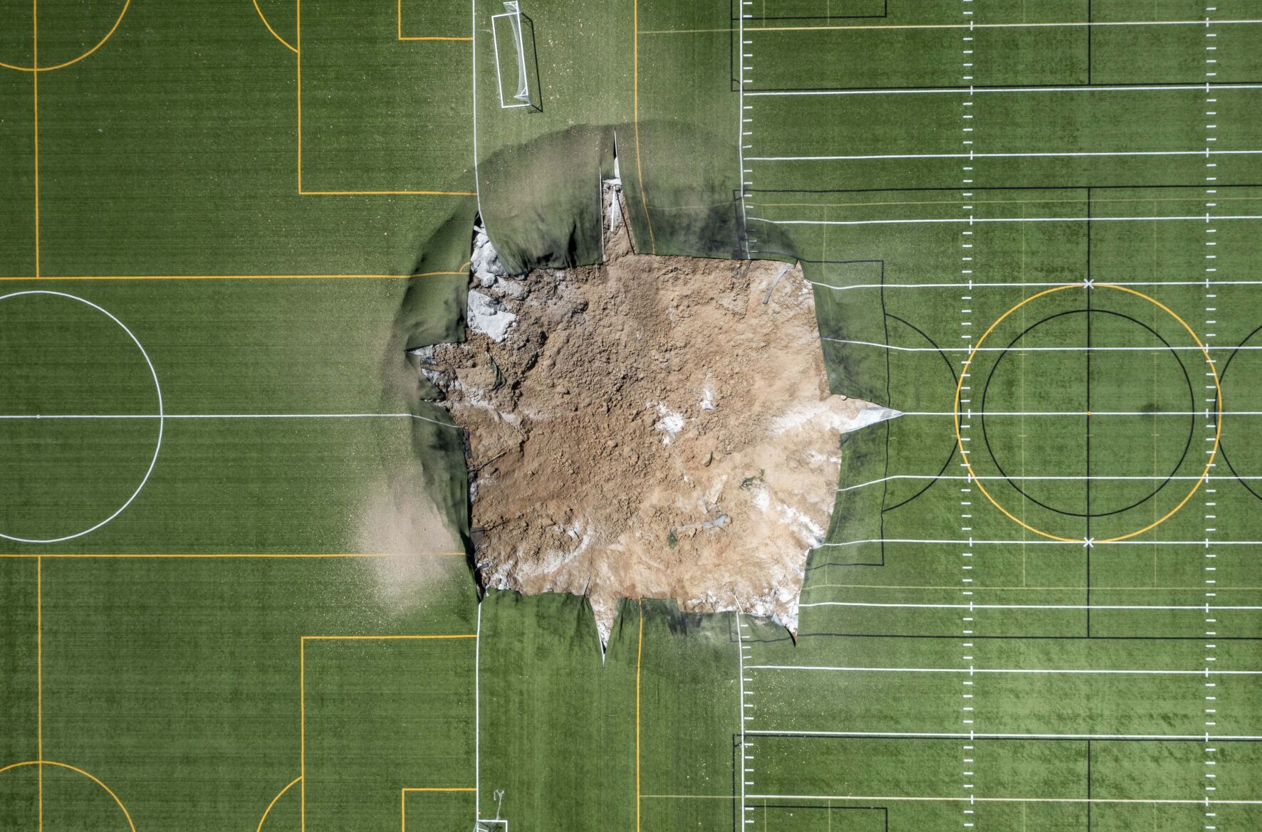 Mine collapse under athletic fields in Alton
